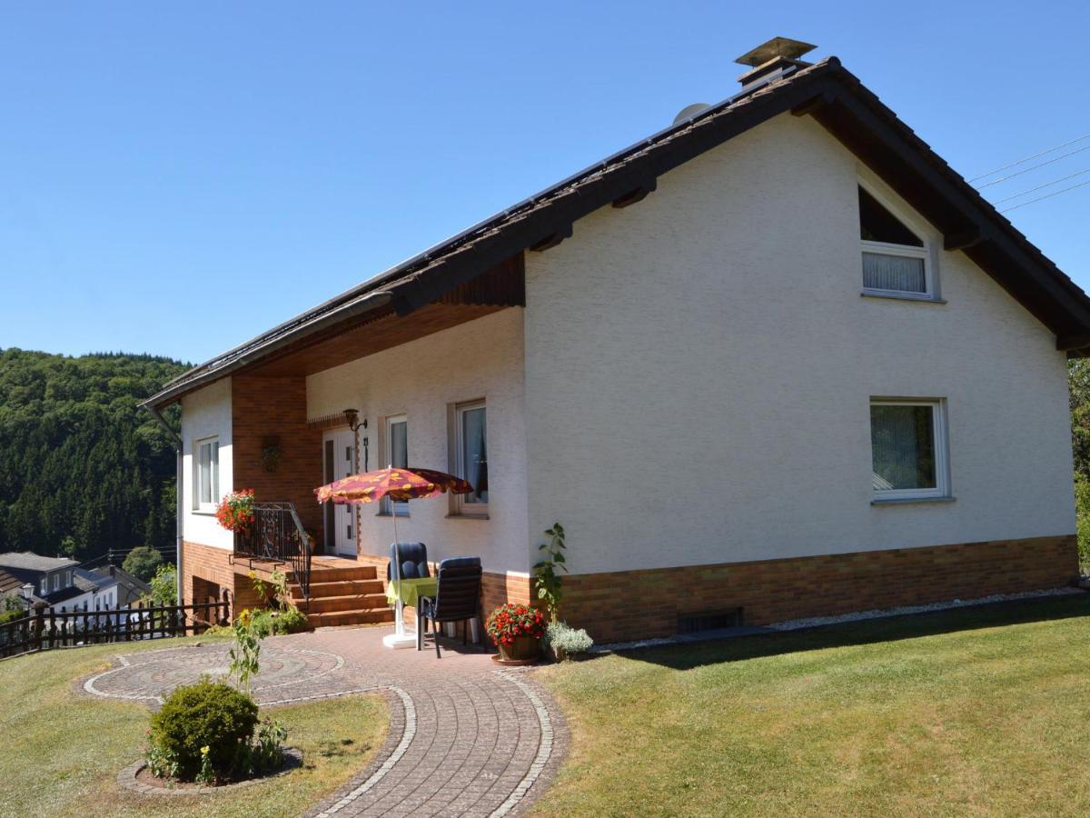 Holiday Home In Densborn With Garden Zendscheid ภายนอก รูปภาพ